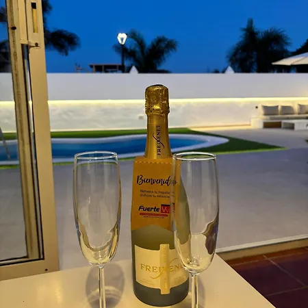 Magnolias -villa Adosada Con Piscina Privada. Corralejo