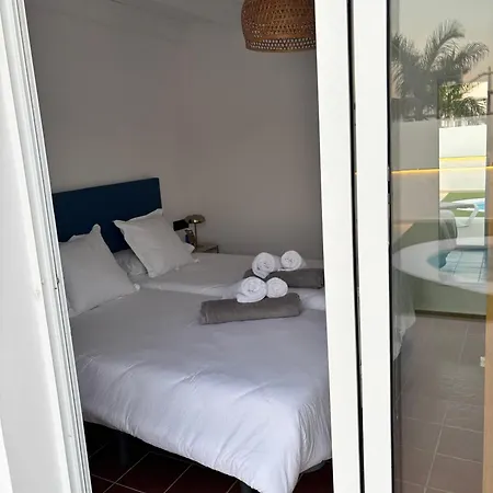 Magnolias -villa Adosada Con Piscina Privada. *